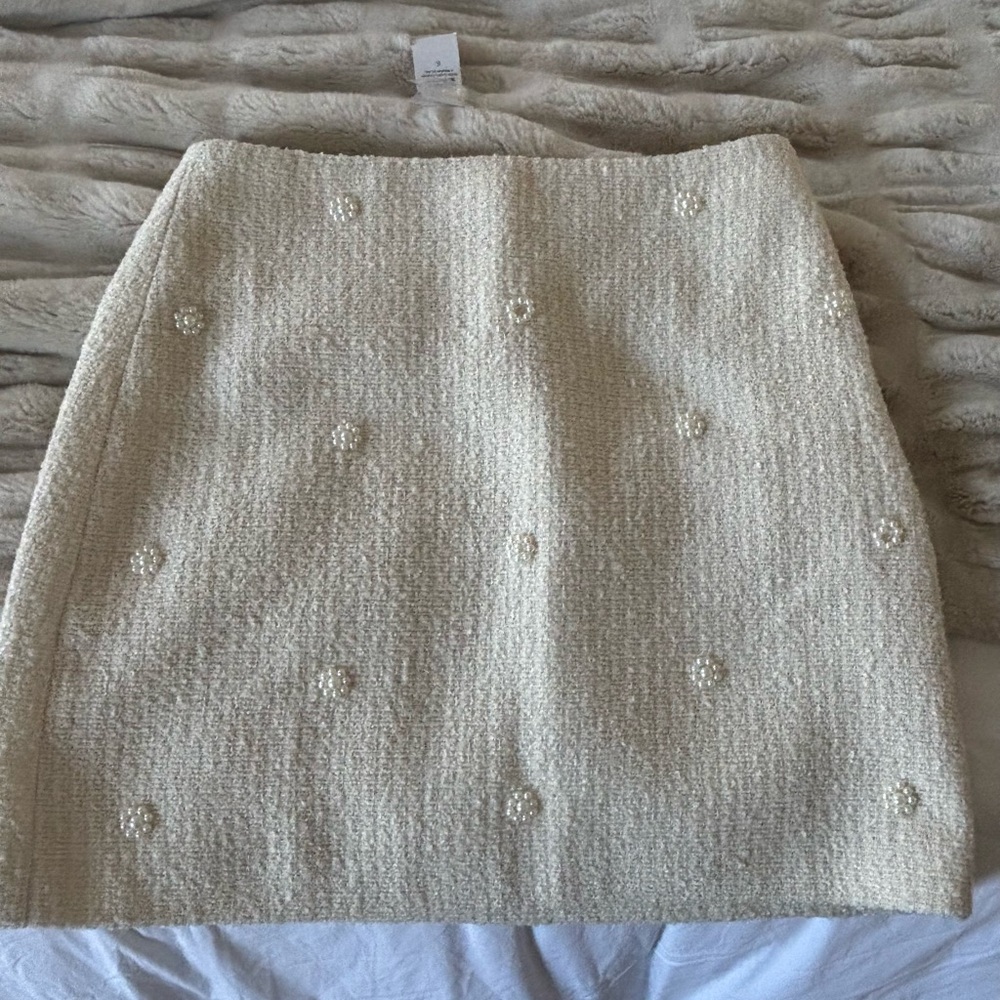 Ivory Tweed Loft Skirt, Size 6